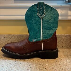 Justin Gypsy Collection Women’s Mid Calf Square Toe Boots, Size 7B, Style L2927